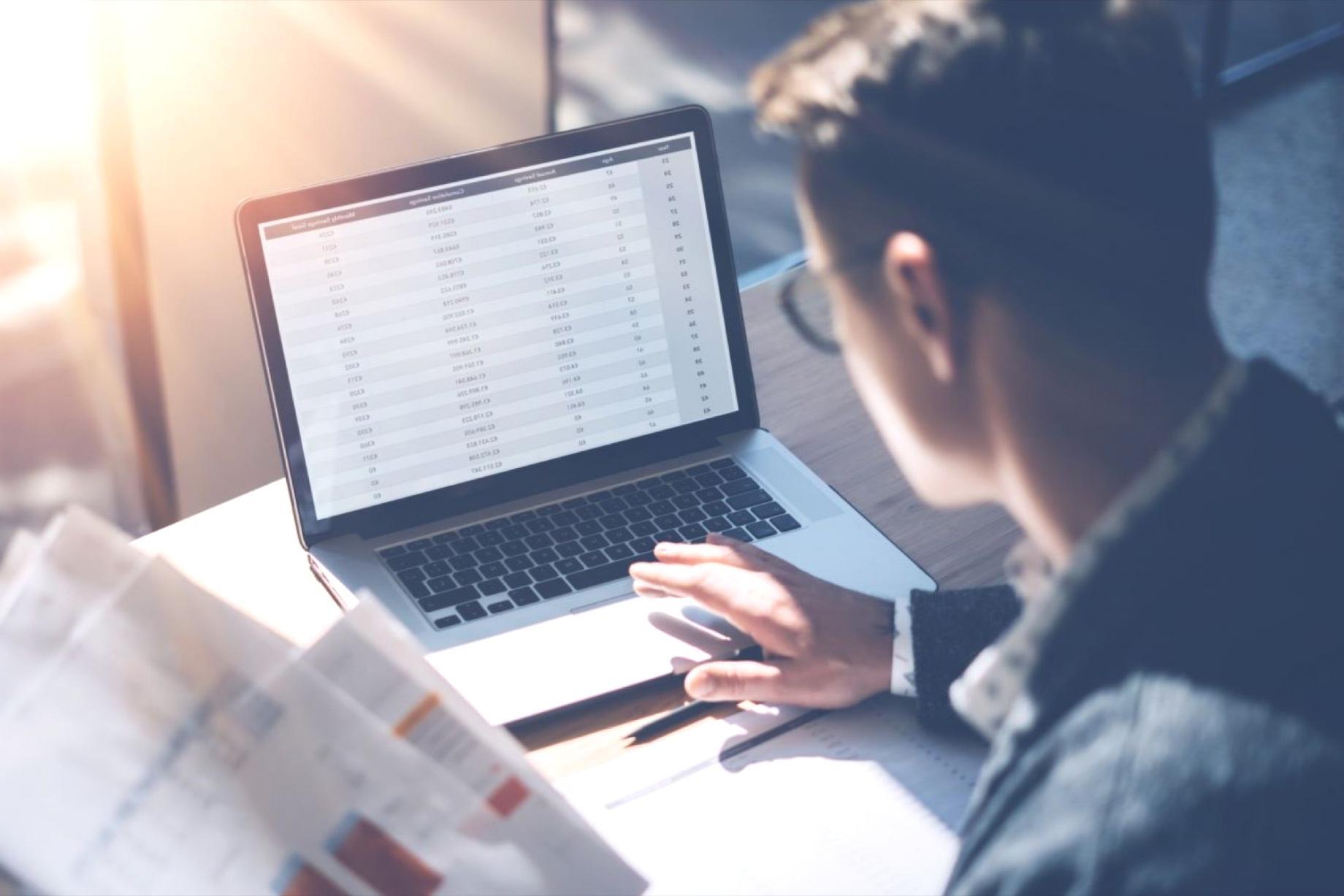 Webinar ortamında etkileşimli eğitim oturumu